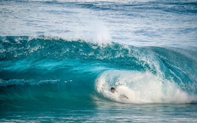 A clean winter Atlantic wave wall — the reference setup for a good session on the Moroccan coast between November and February